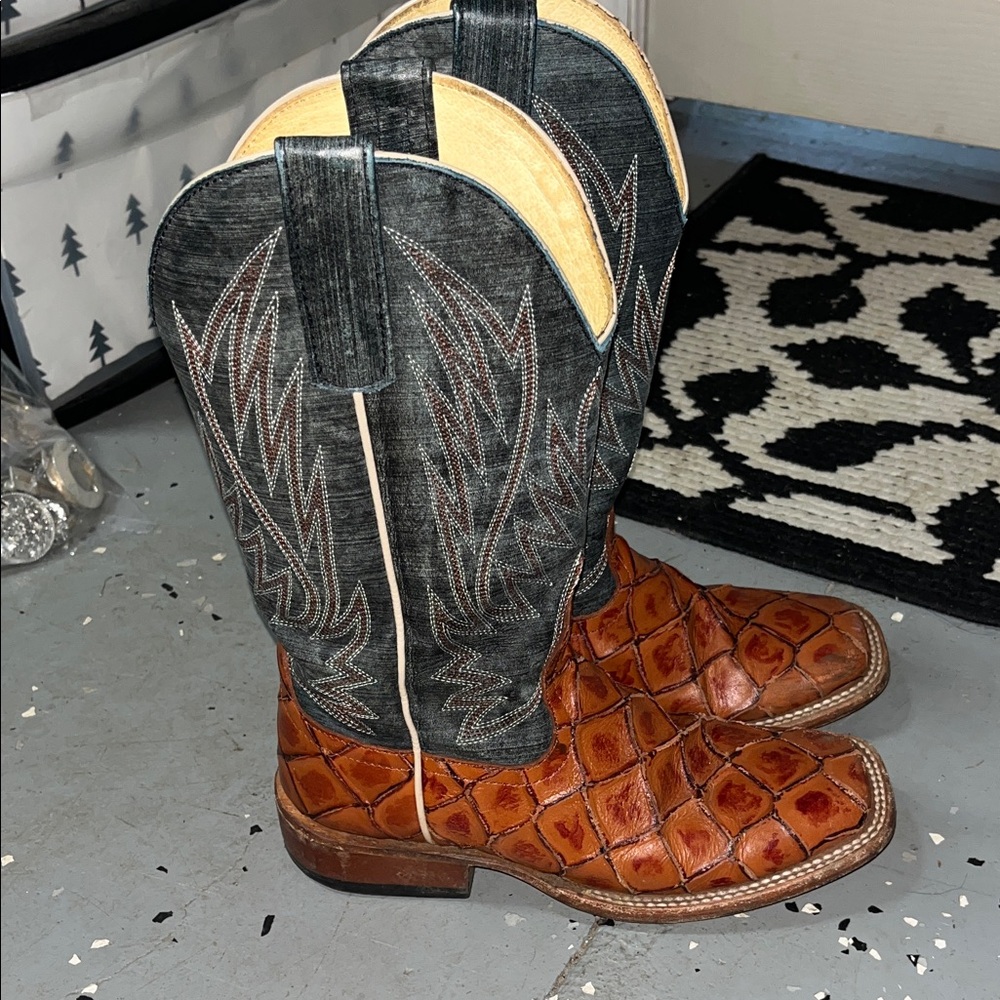 HP kids boots